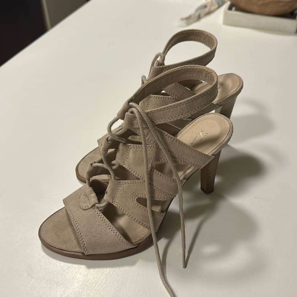 Vera Wang Nude Strappy Heels Size 6.5